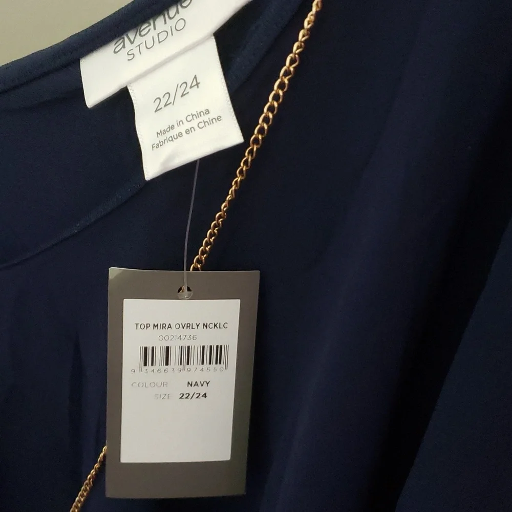 NWT Avenue Navy Overlay V-Neck Removable Tassel Necklace Blouse - Picture 7 of 9
